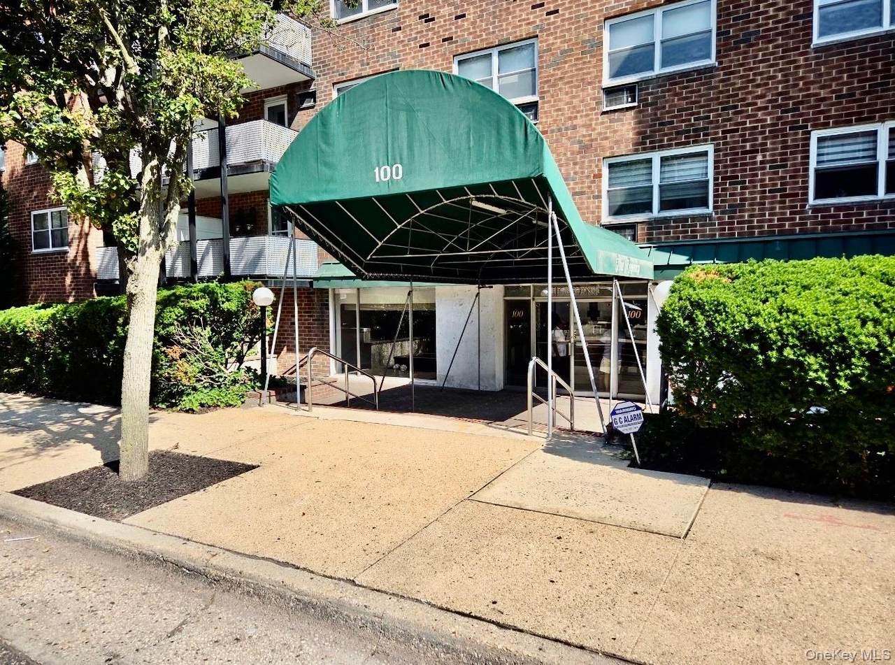 100 Lincoln Avenue - Photo 1