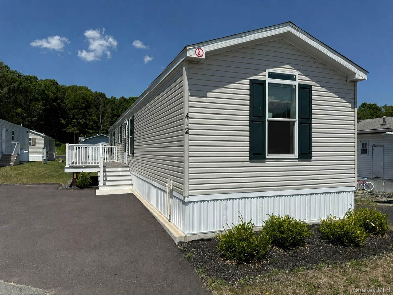412 4TH Avenue - Photo 1