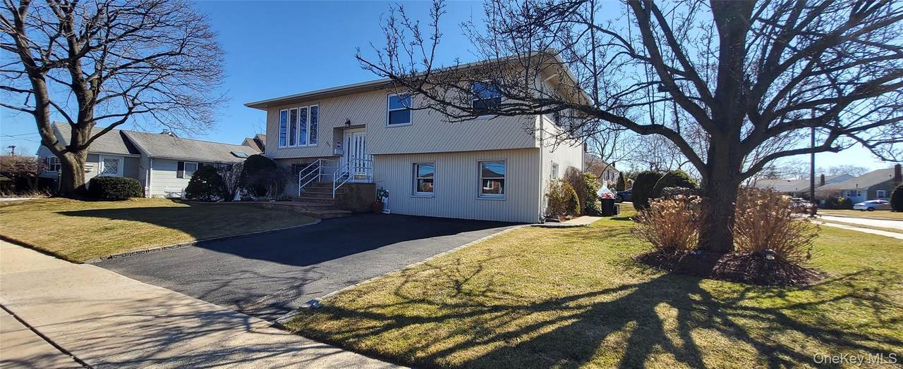 123 Southern Parkway - Photo 1