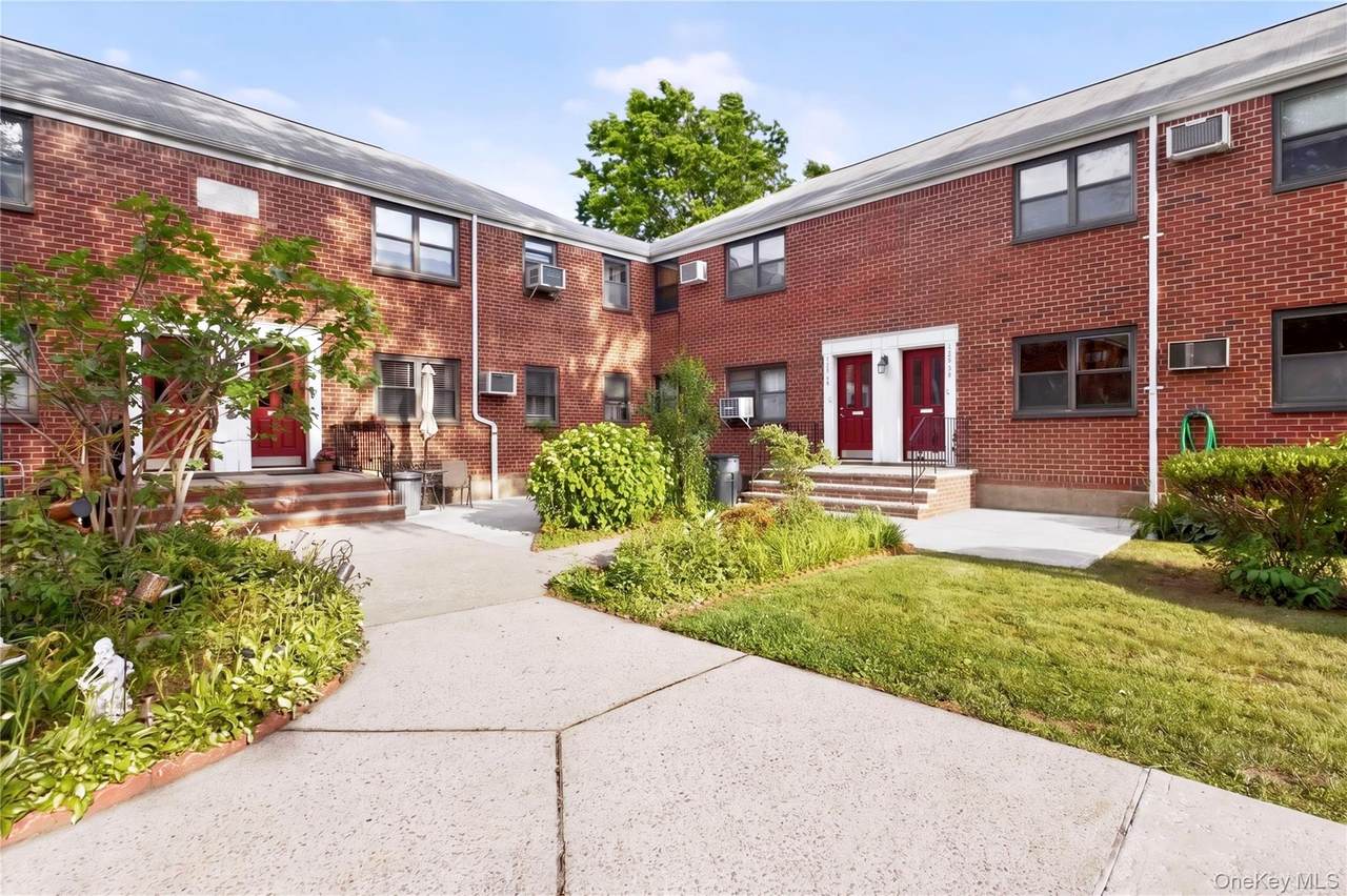 160-28 17th Avenue - Photo 1