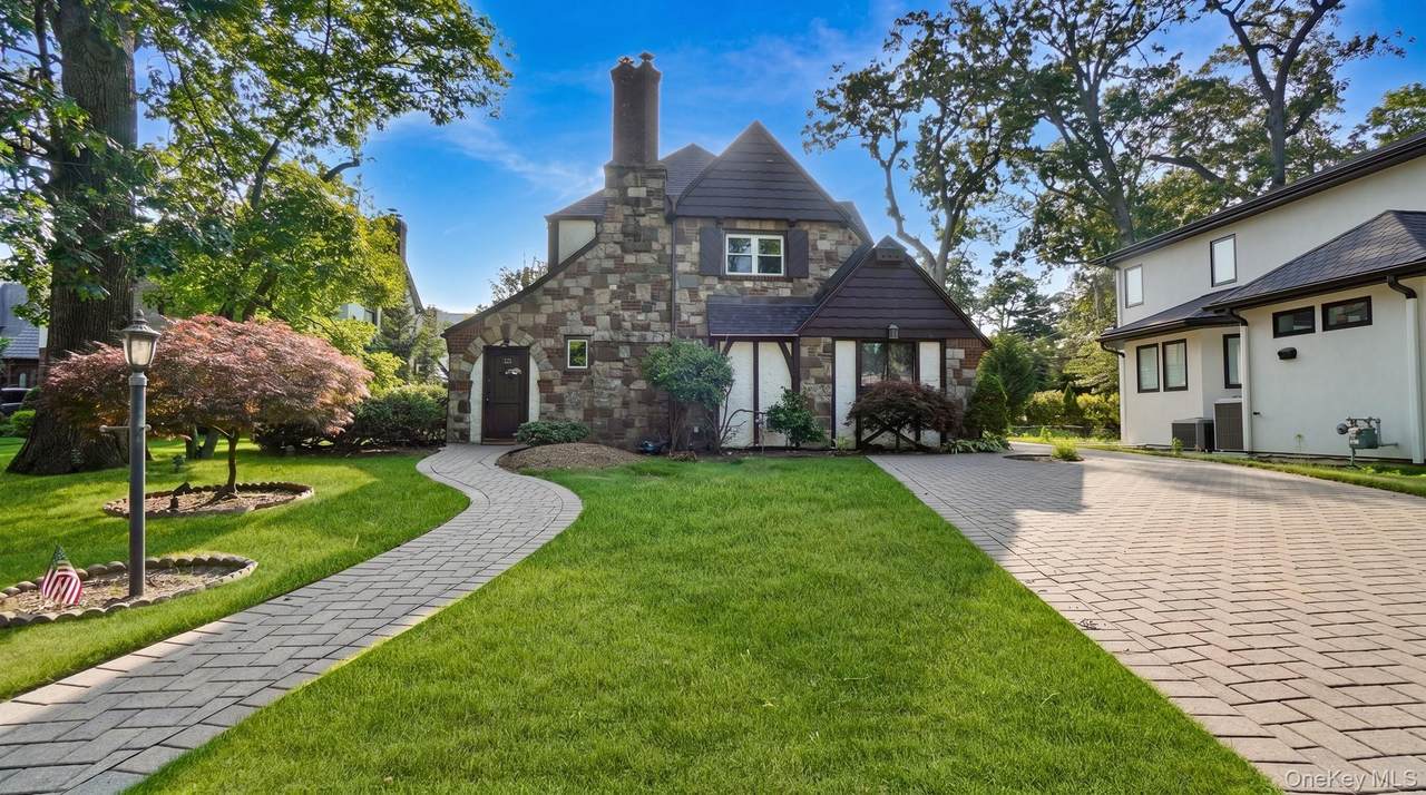 22 Parkwold Drive - Photo 1