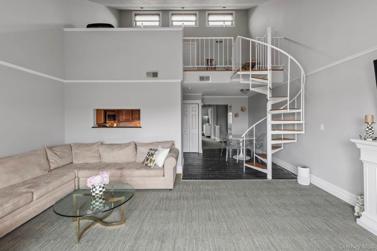 100 Daly Boulevard - Photo 1