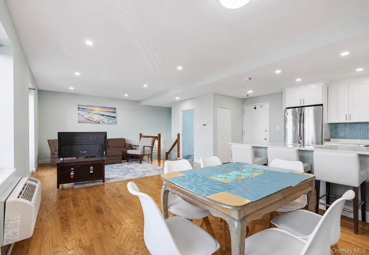 100 W Broadway - Photo 1