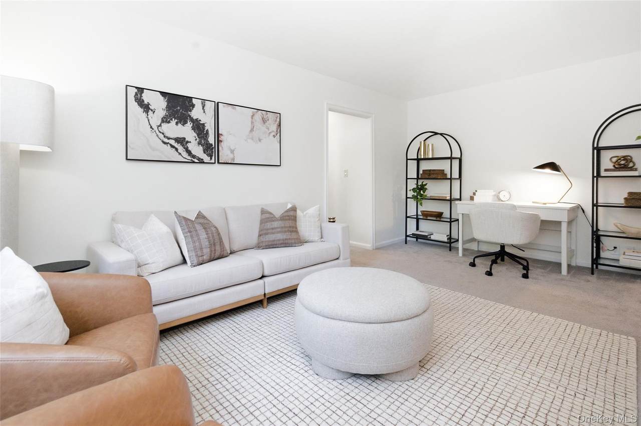 11 Bryant Crescent - Photo 1