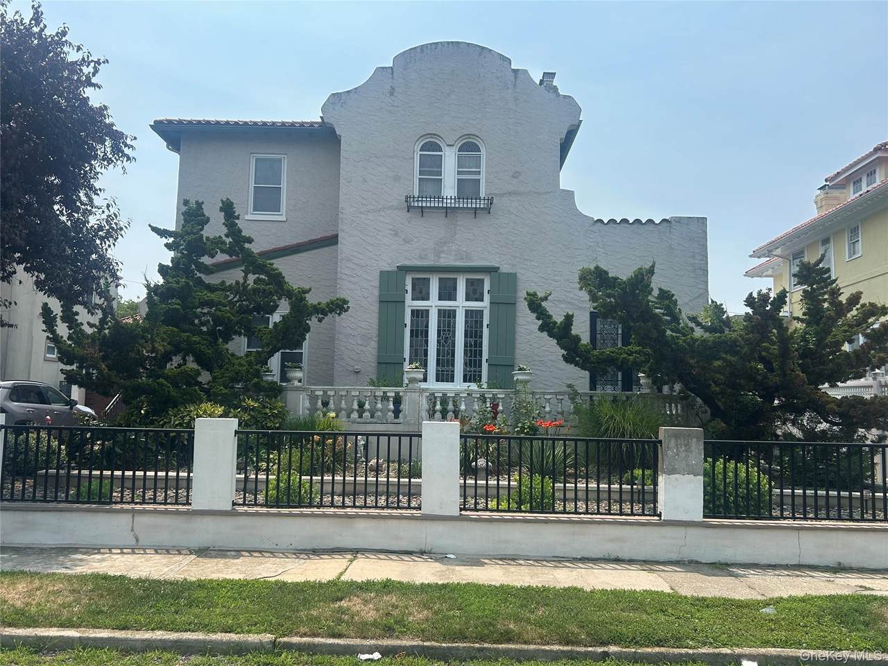 130 E Olive Street - Photo 1
