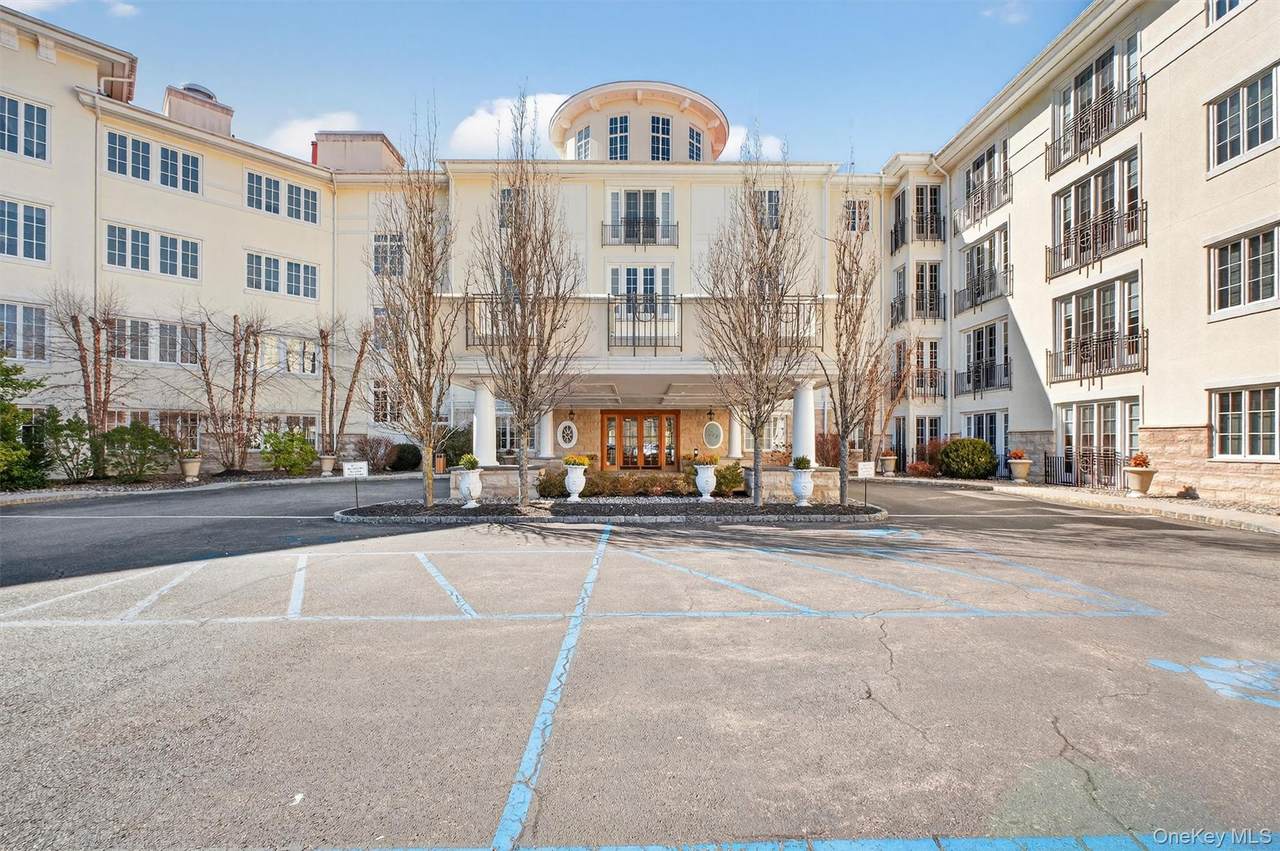427 Trump Park - Photo 1