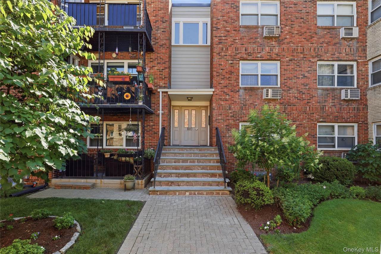 152 B N Broadway - Photo 1