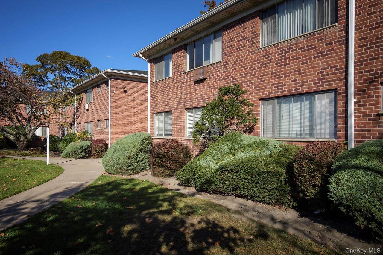 11 South Saxon Avenue - Photo 1