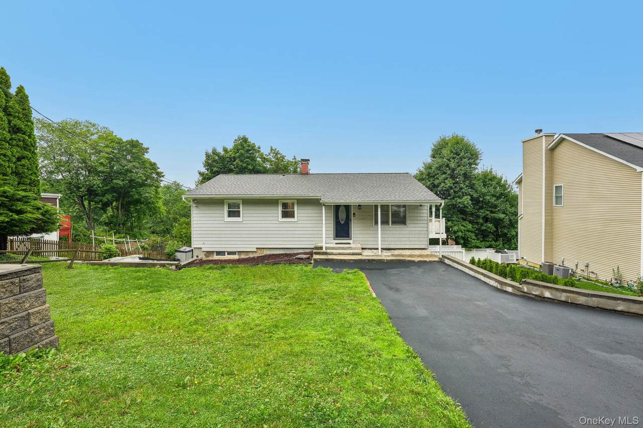 849 Warren Avenue - Photo 1