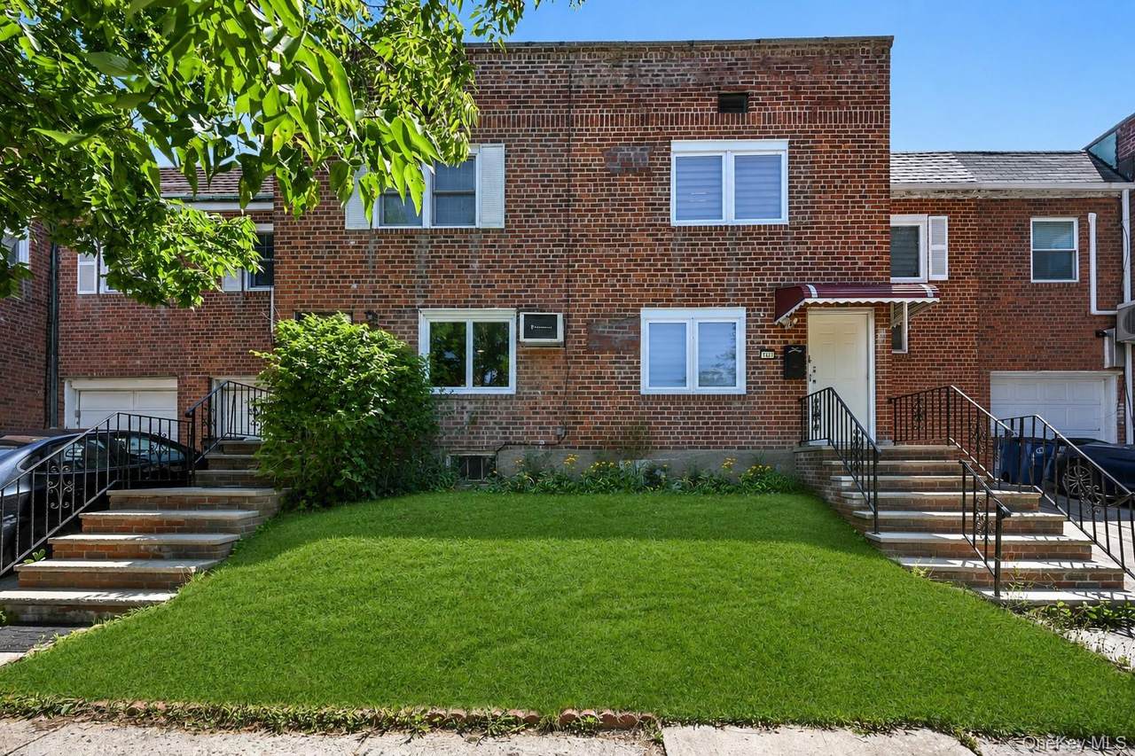 76-37 Vleigh Place - Photo 1