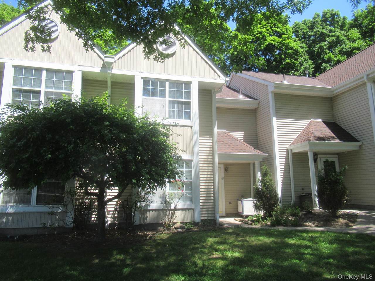 127 Creekside Circle - Photo 1