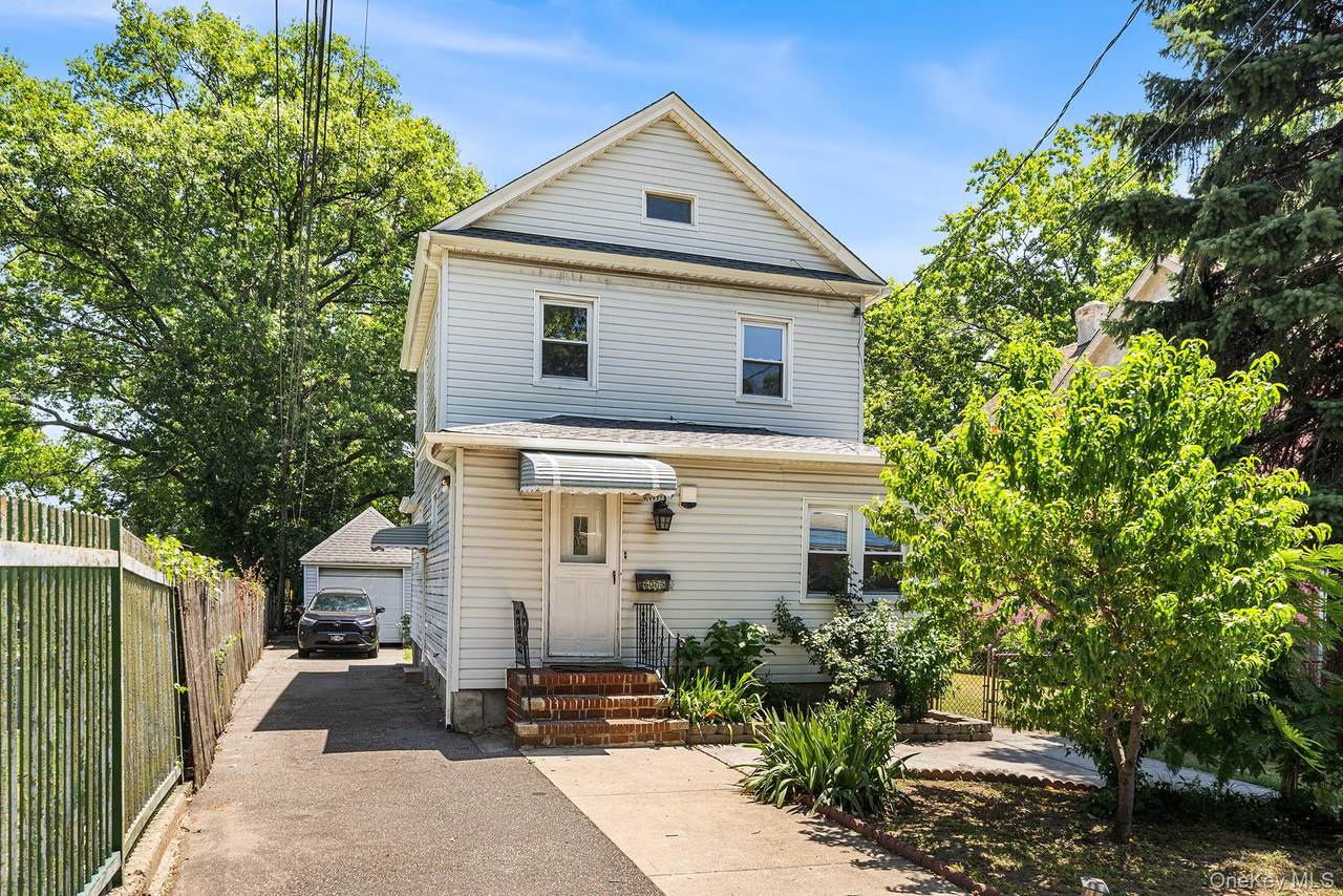 6005 168th Street - Photo 1