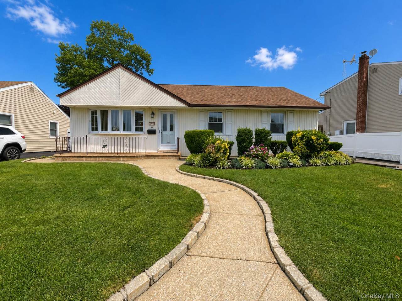 140 Andrew Avenue - Photo 1