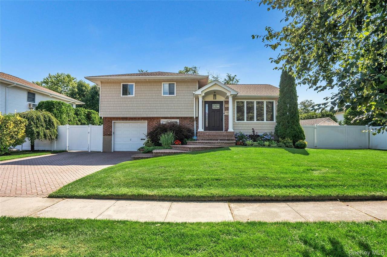 109 Plymouth Road - Photo 1