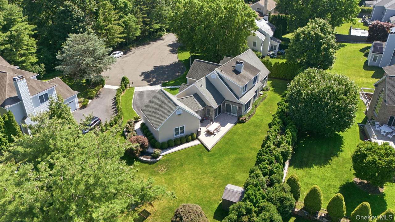 15 Ellis Drive - Photo 1