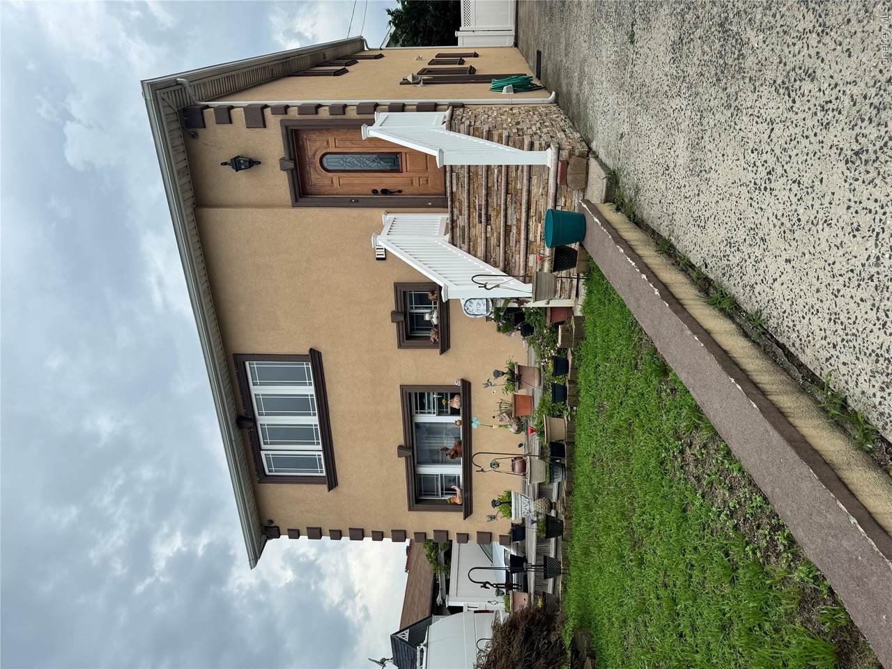 113 Hudson Street - Photo 1