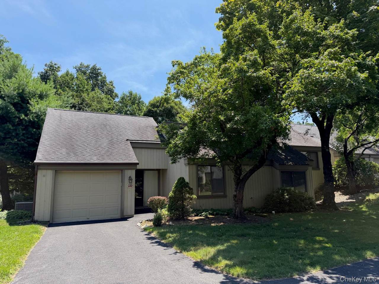 493 Heritage Hills - Photo 1