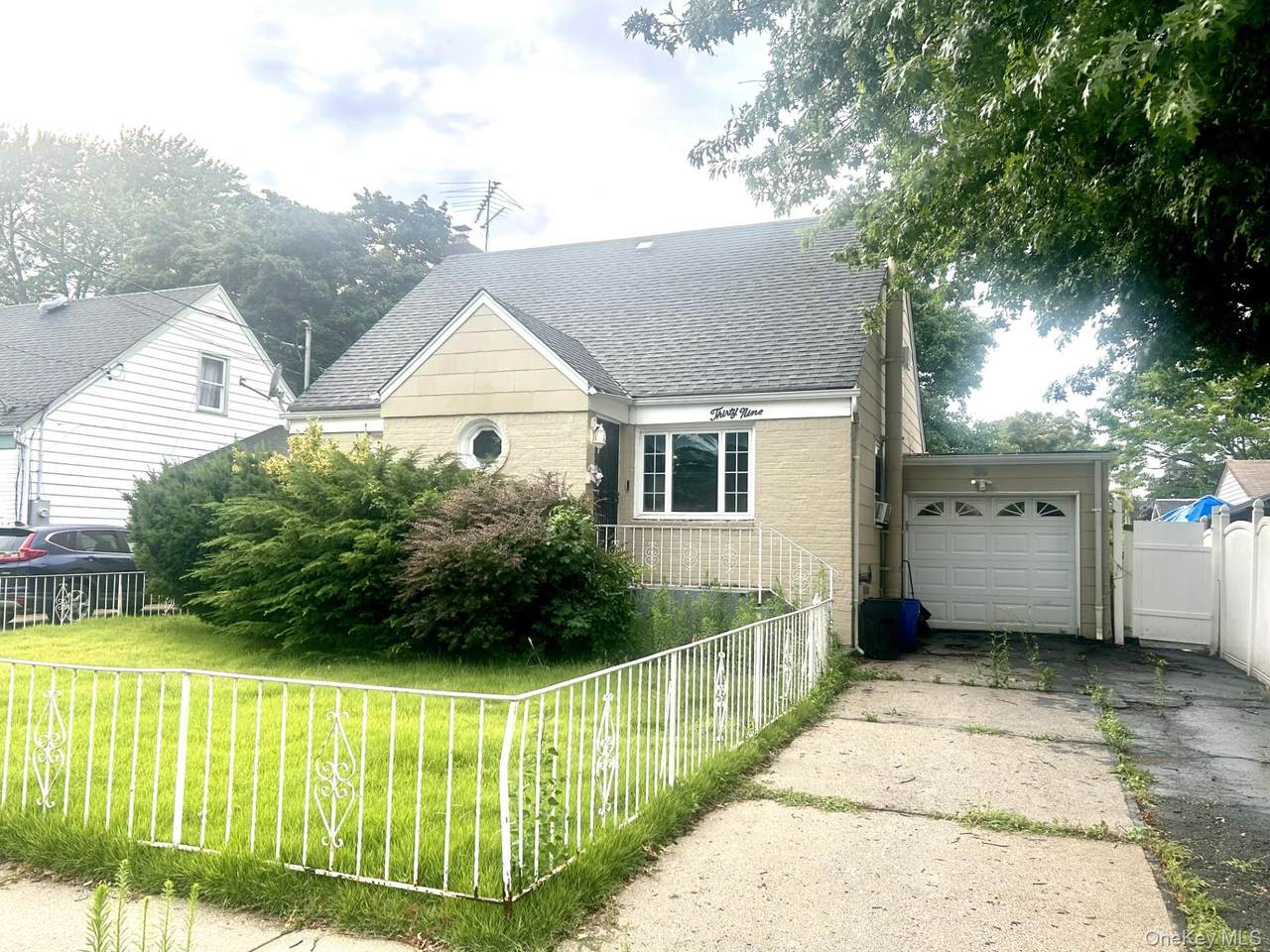 39 Harold Avenue - Photo 1