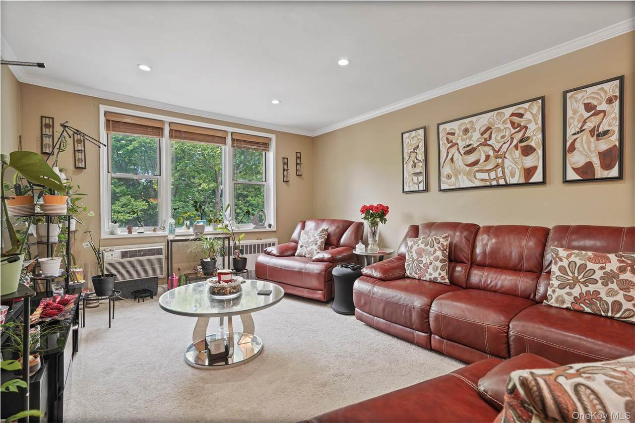 5 Sadore Ln - Photo 1