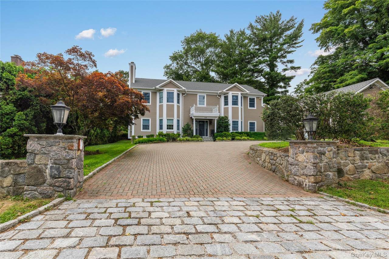 312 West Street - Photo 1