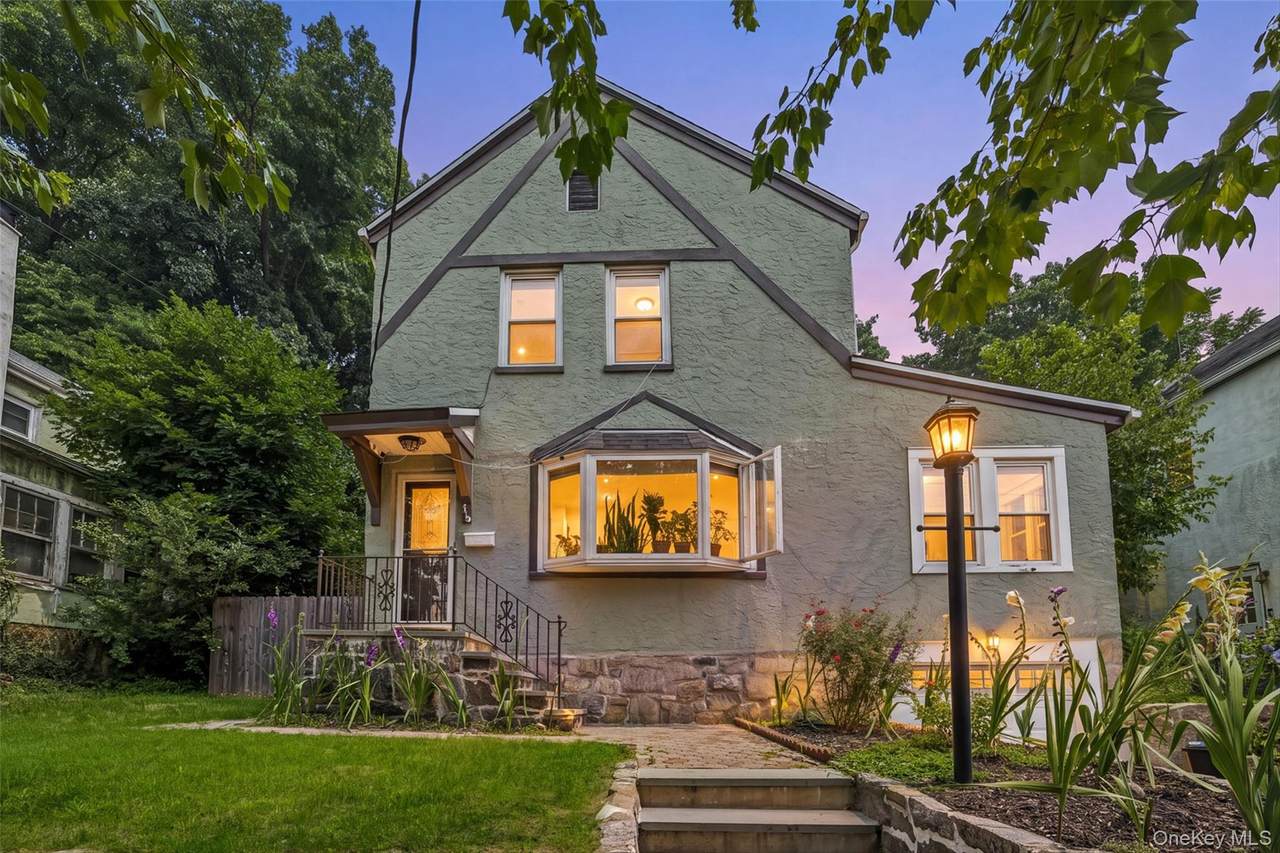 218 Sedgwick Avenue - Photo 1