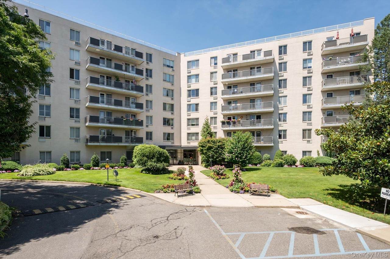 135 Post Avenue - Photo 1