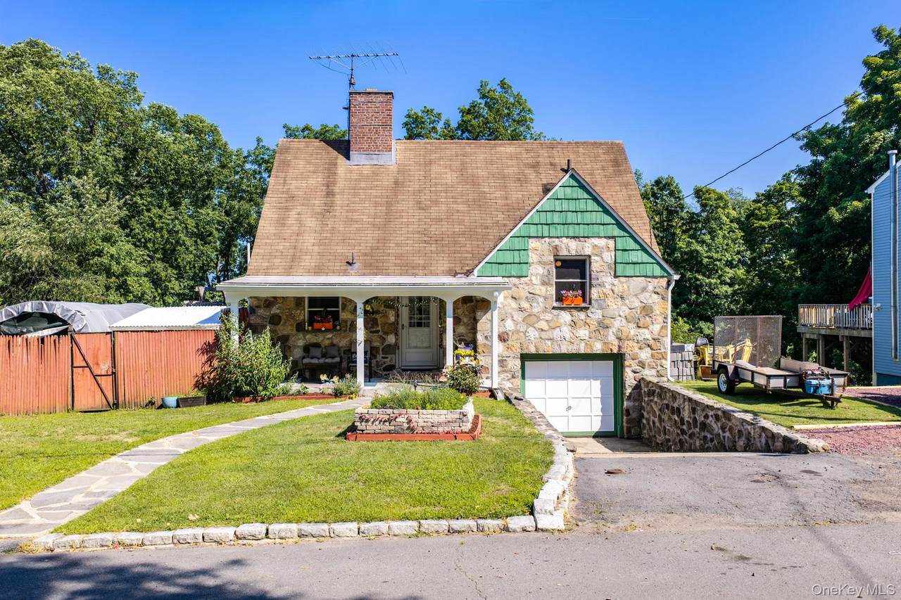 48-50 Mountain Avenue - Photo 1