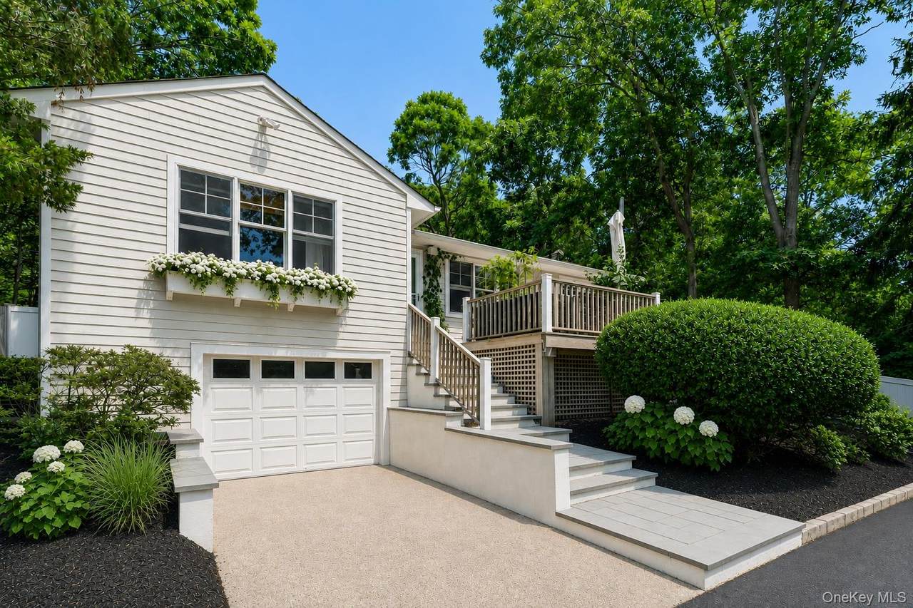 2705 Creek Avenue - Photo 1