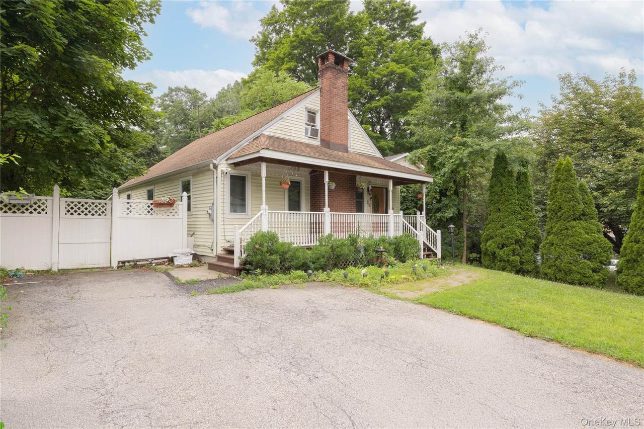 22 Crooked Hill Road - Photo 1