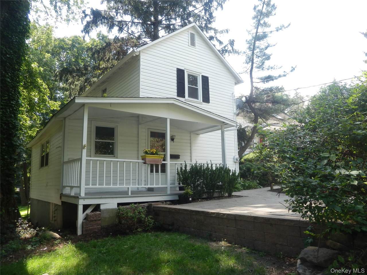 28 Strawtown Road - Photo 1