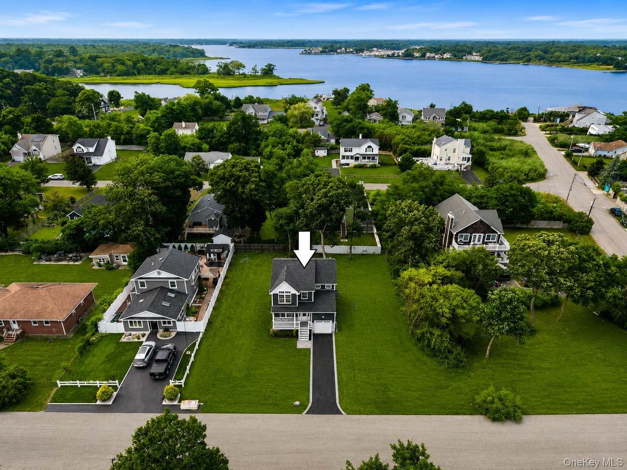 7 Edgewater Drive - Photo 1