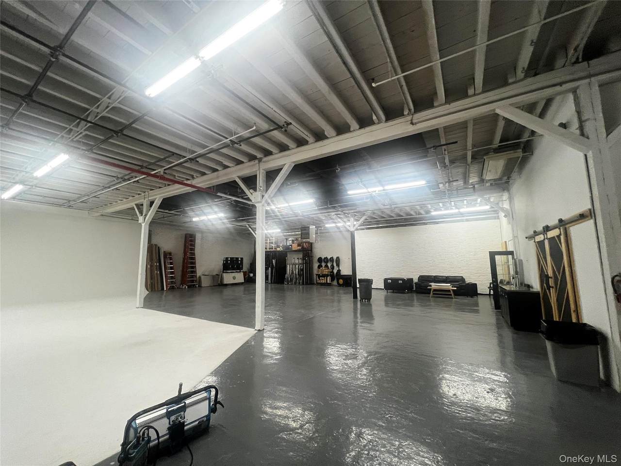 300 Kingsland Avenue - Photo 1