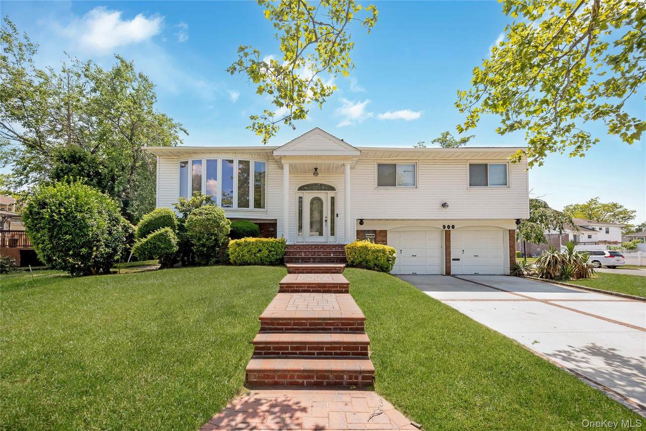 900 Flanders Drive - Photo 1