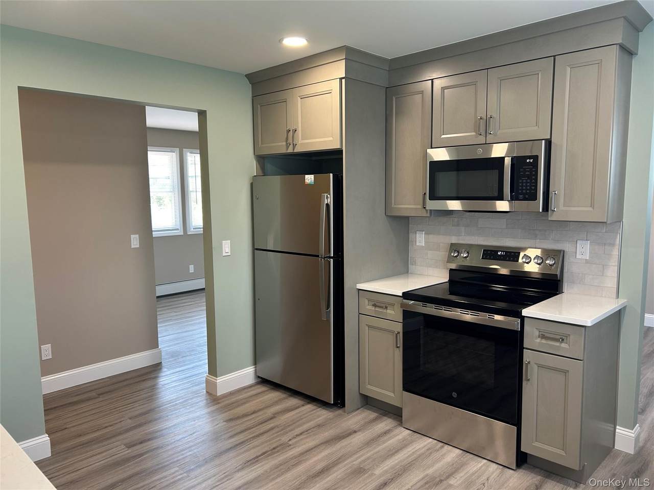 85 Ralph Avenue - Photo 1