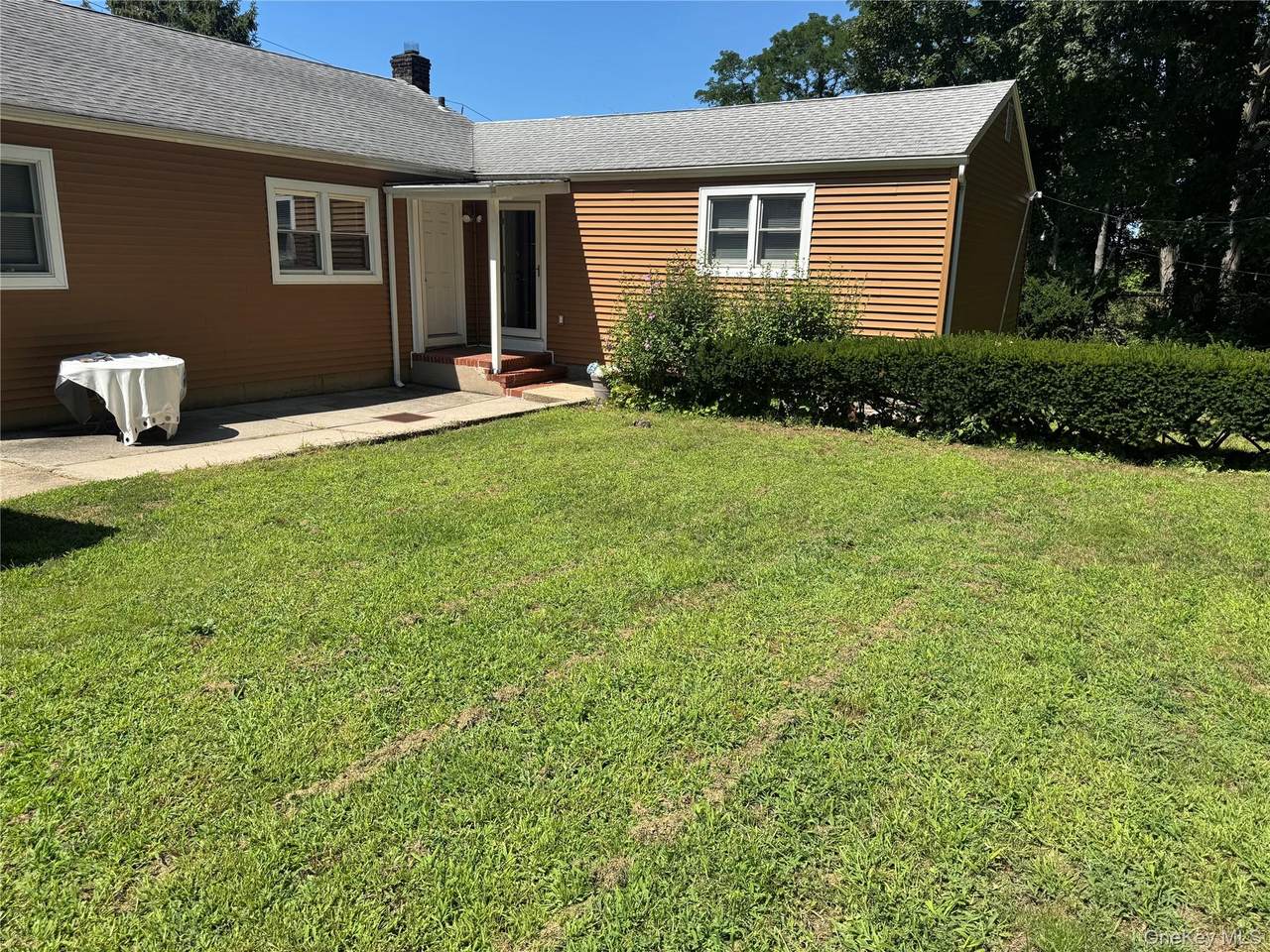 25 Robinson Avenue - Photo 1