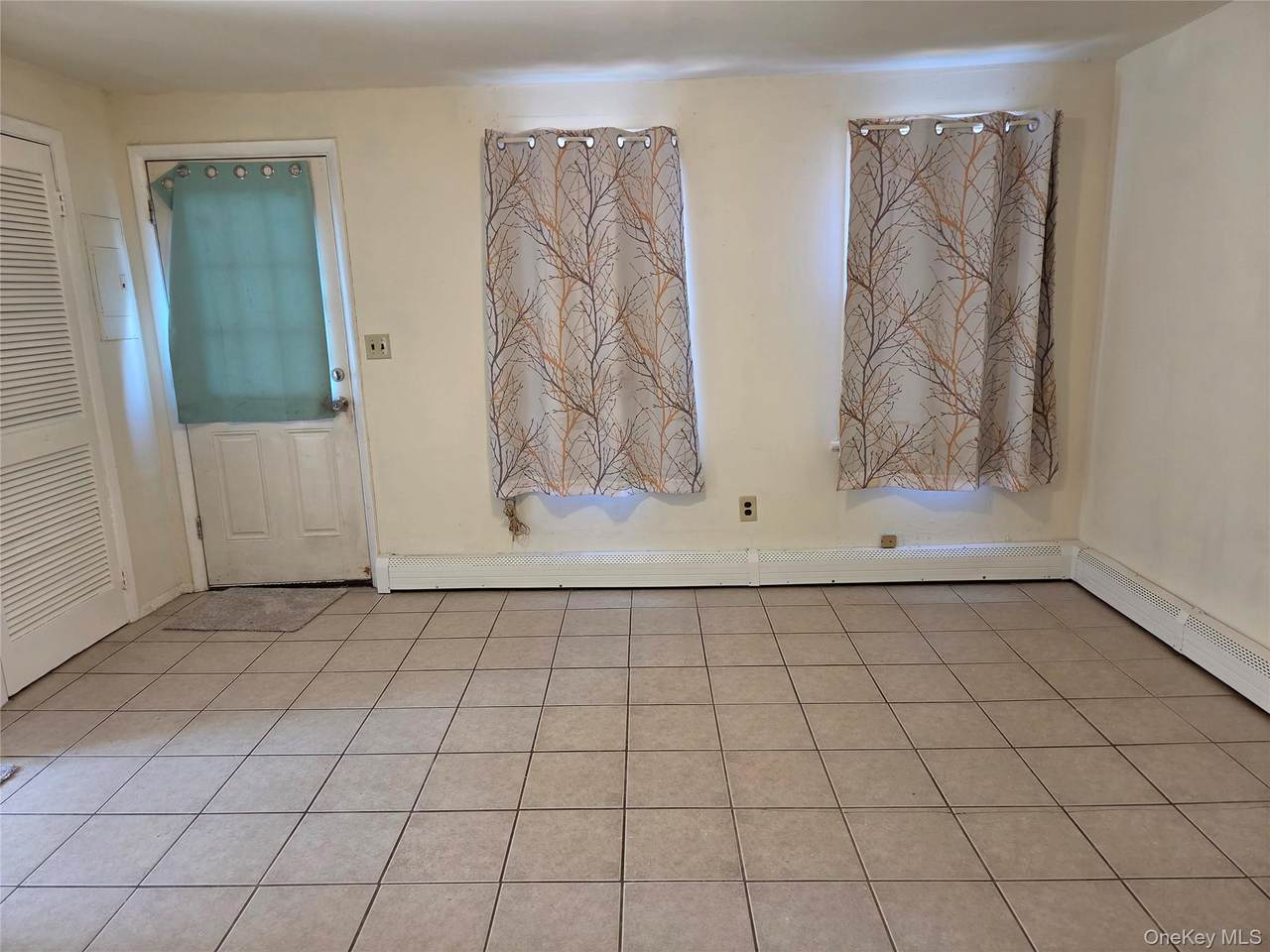 119 Railroad Avenue - Photo 1