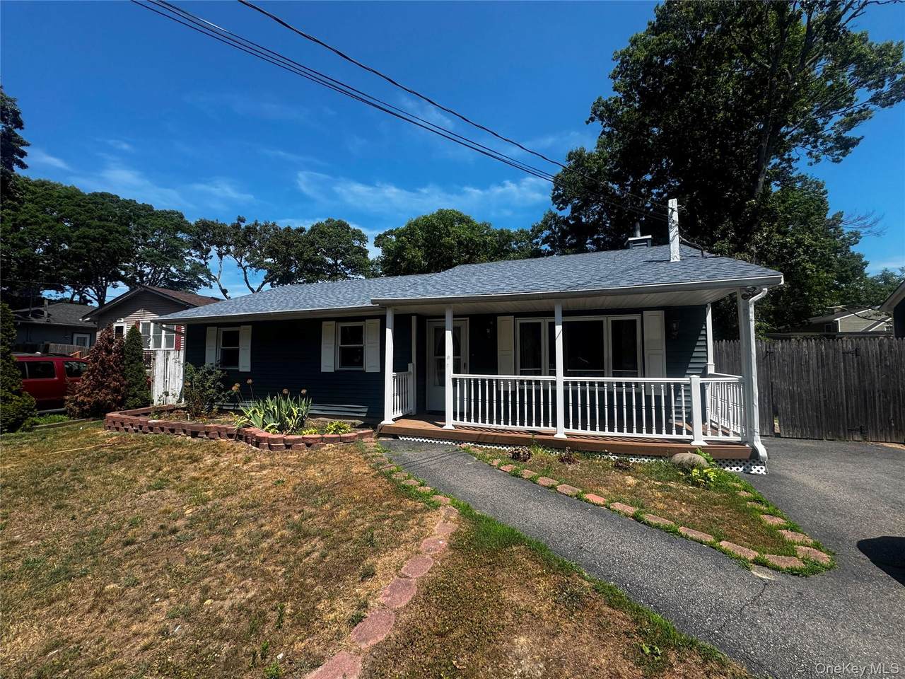 133 Shinnecock Avenue - Photo 1