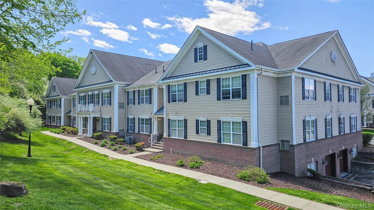 106 Canter Court - Photo 1