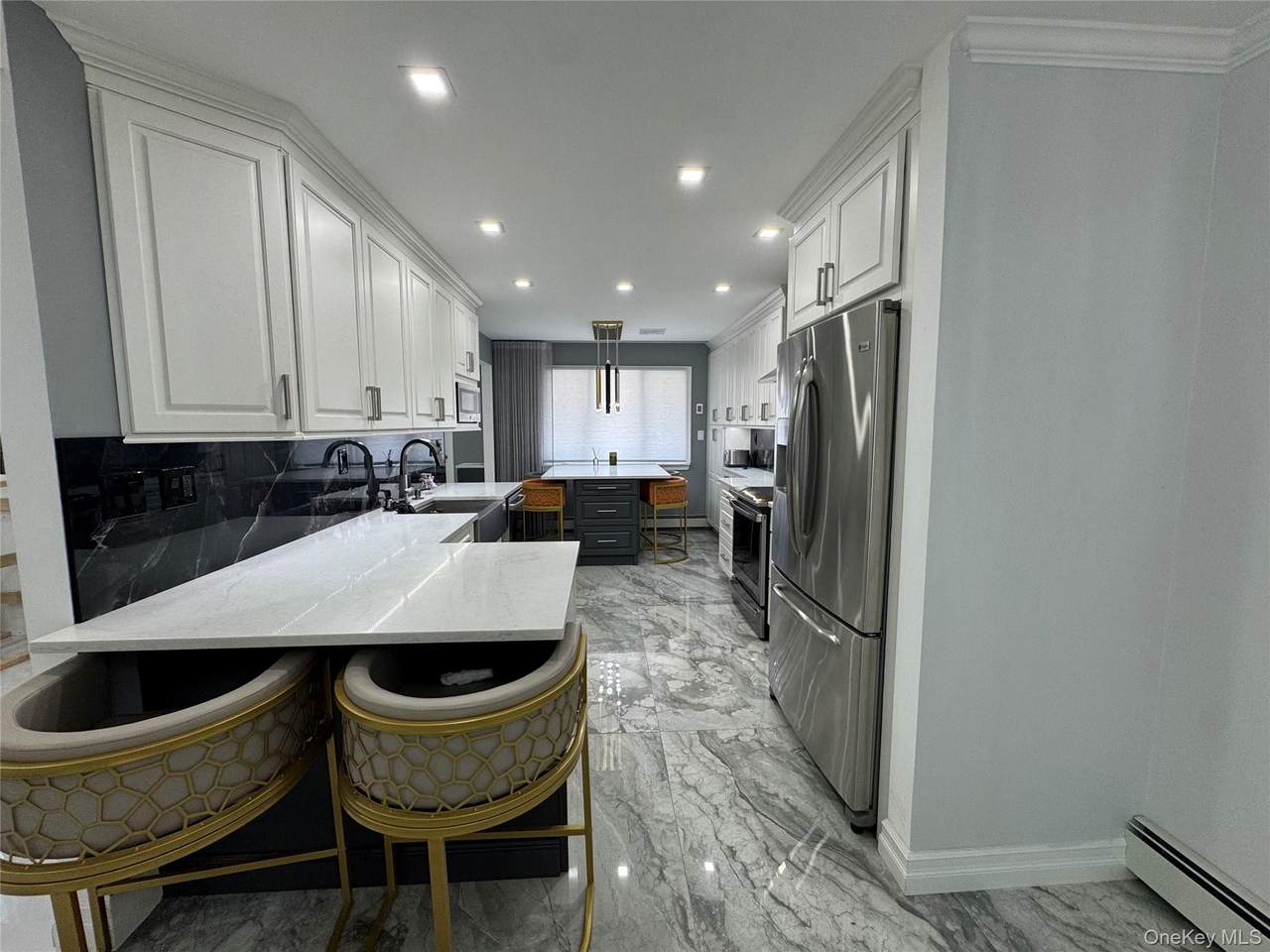285 Broadway - Photo 1