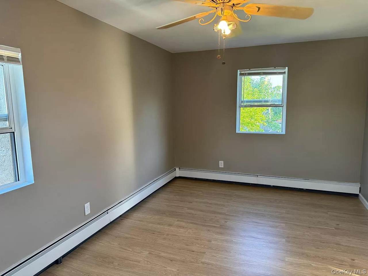 152 Throop Street - Photo 1