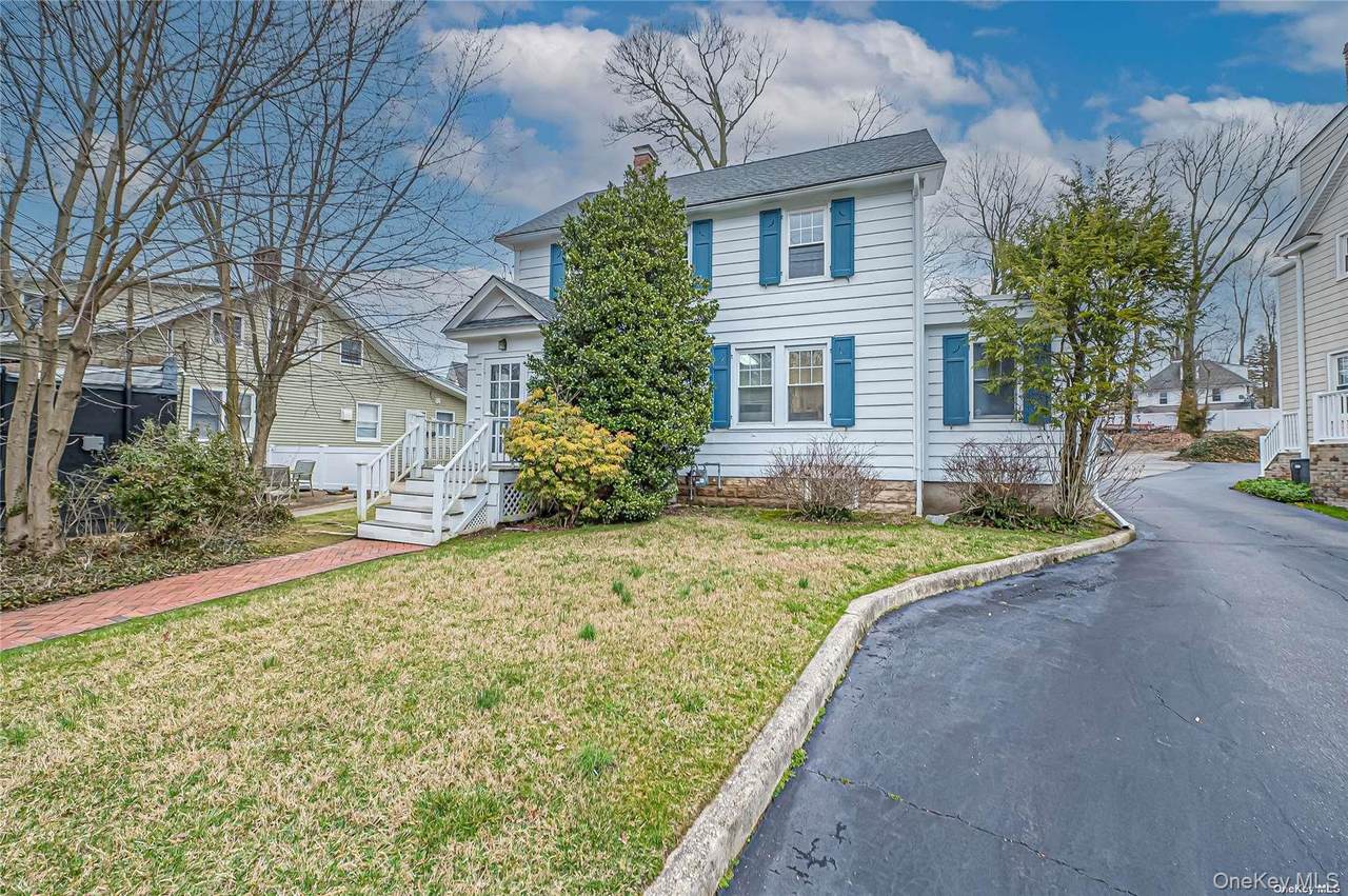 424 New York Avenue - Photo 1
