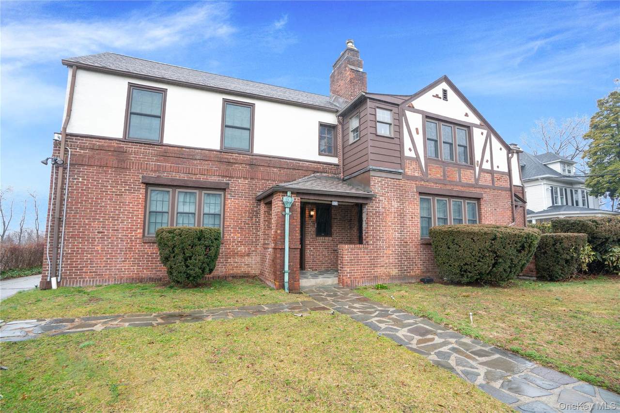 320 Simpson Place - Photo 1