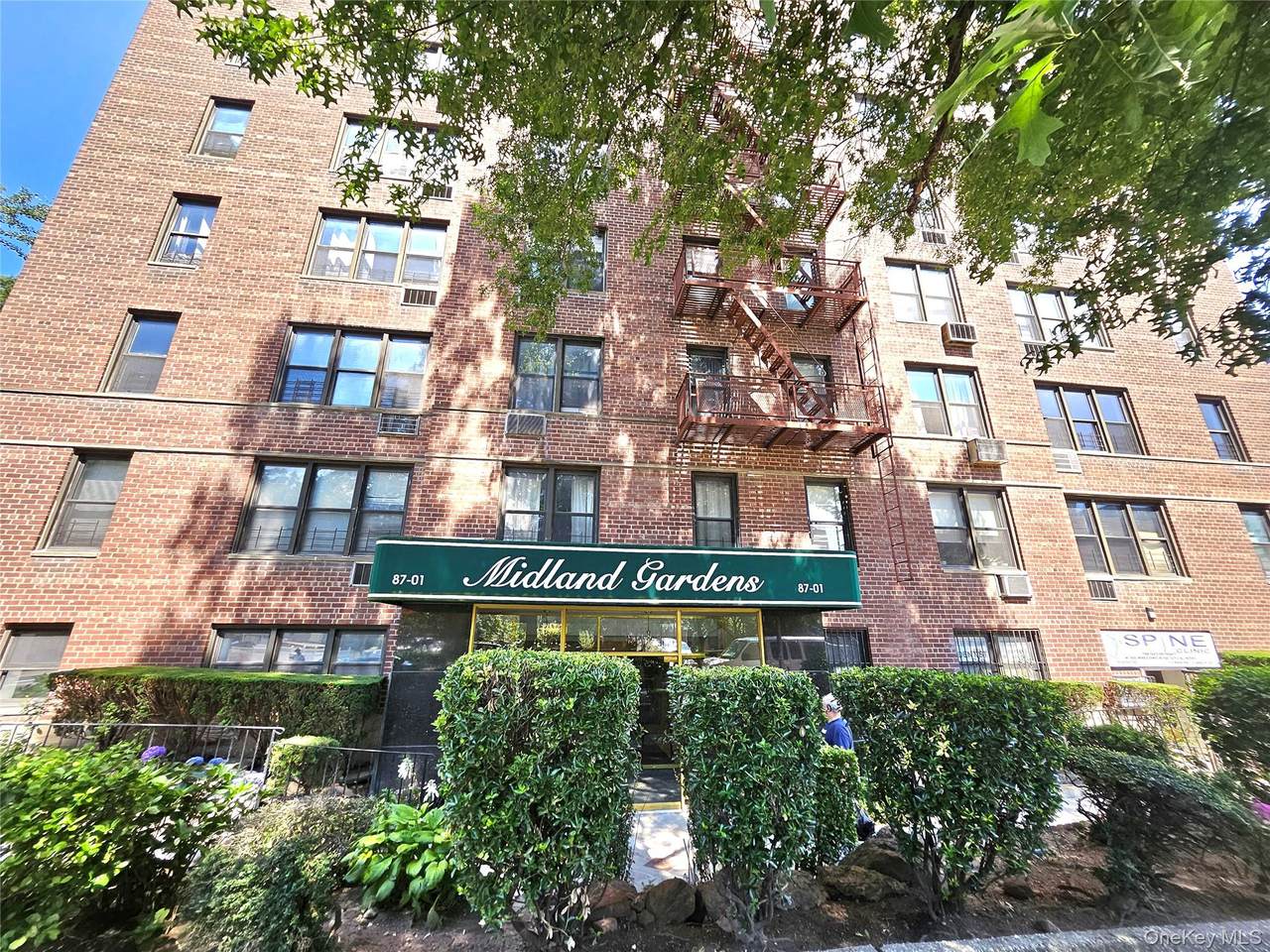 87-01 Midland Parkway - Photo 1