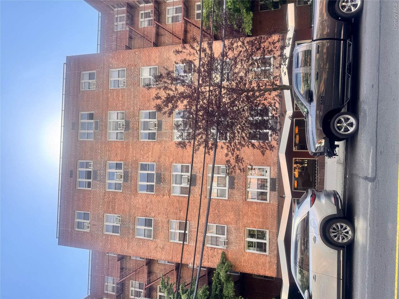 34-20 Parsons Boulevard - Photo 1