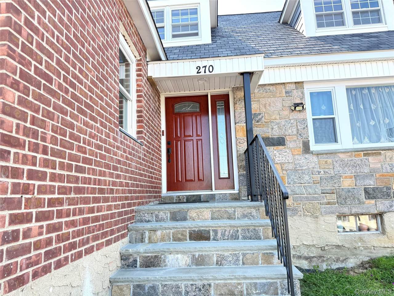 270 Gainsborg Avenue - Photo 1