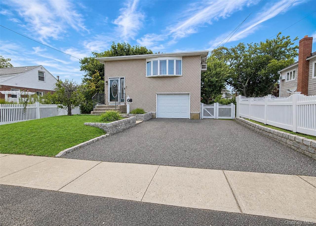 11 Farragut Avenue - Photo 1