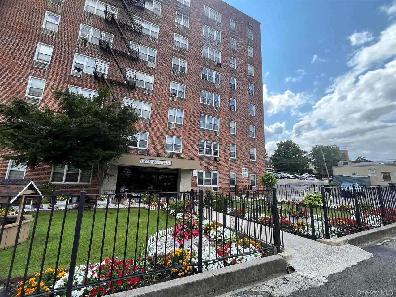 52 Yonkers Terrace - Photo 1