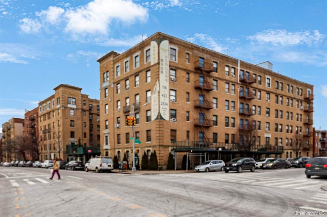 14809 Northern Boulevard - Photo 1