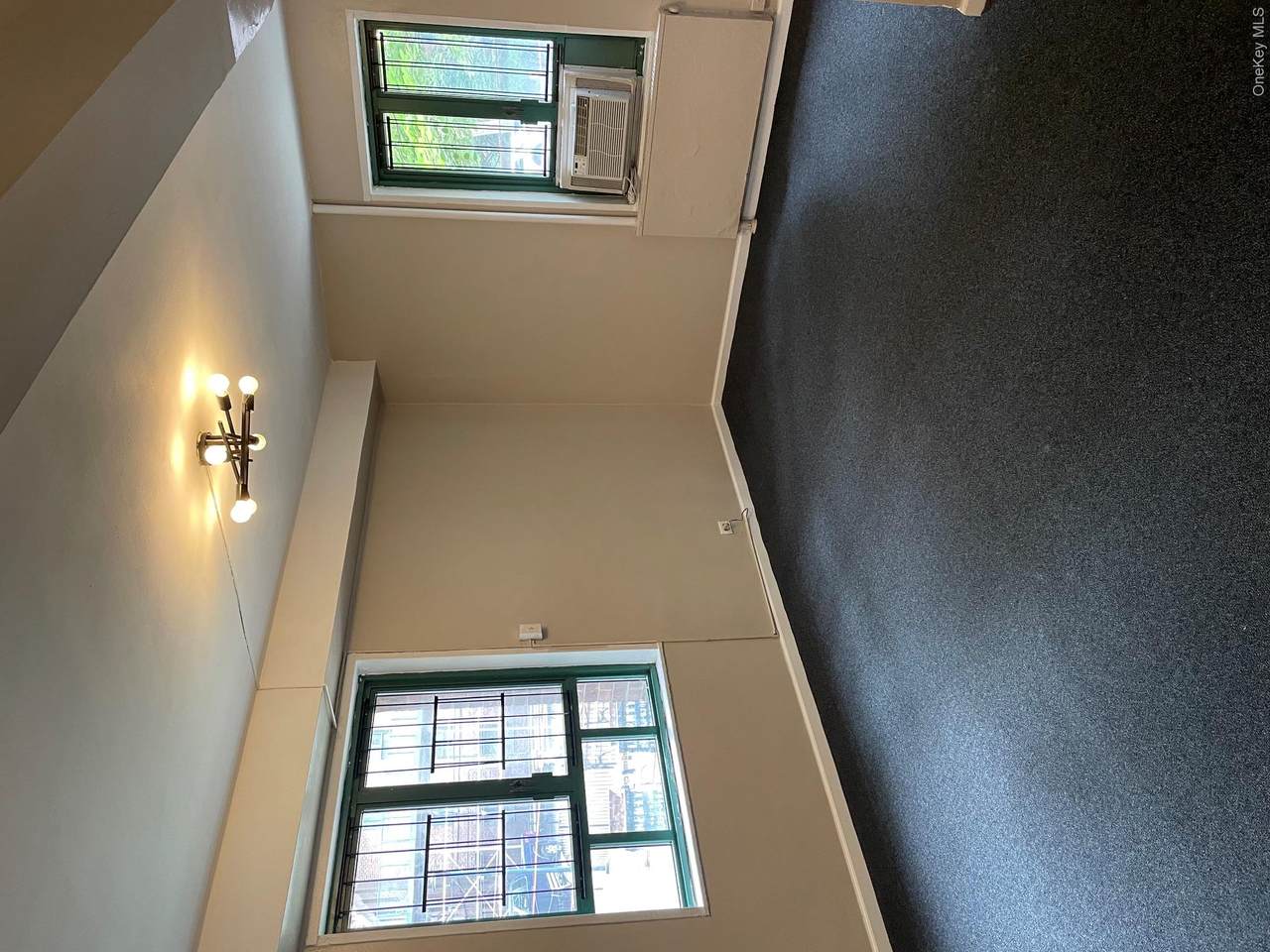 1480 Parkchester Road - Photo 1