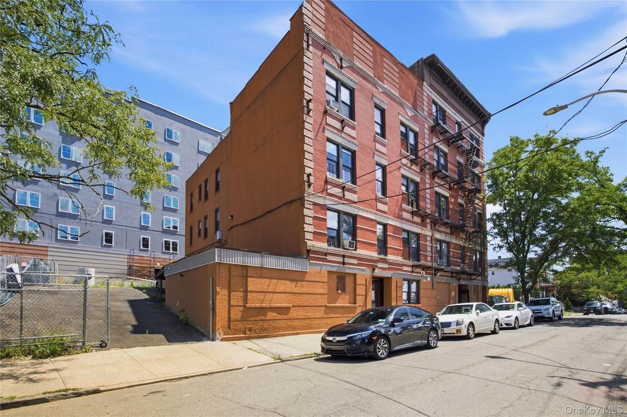 256-258 Woodworth Avenue - Photo 1